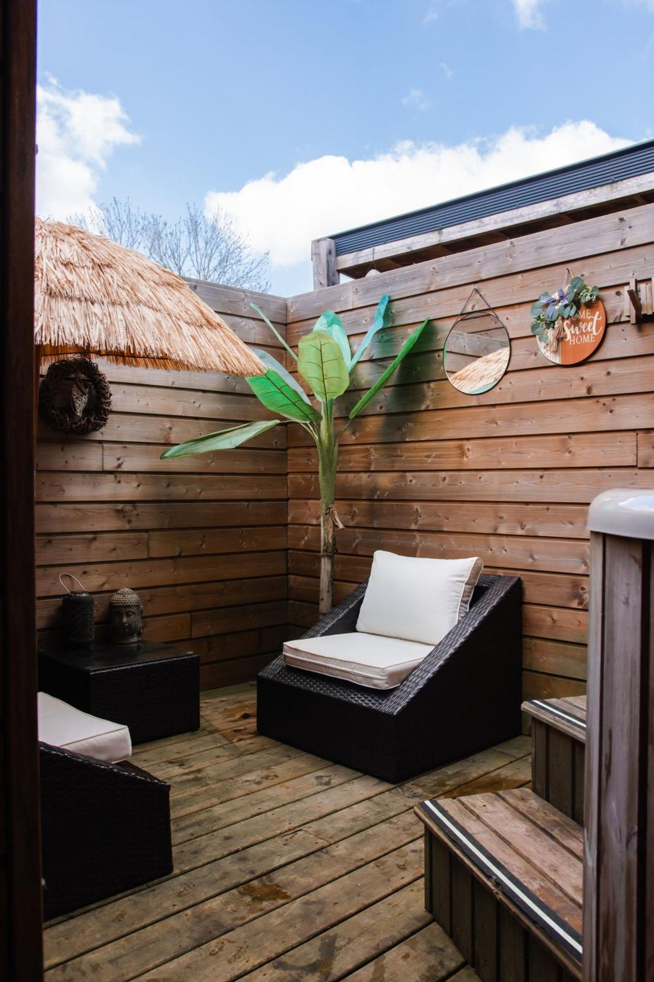 Maison D'Hote Les Notes Endormies Suite Le Refuge Walcourt Exterior foto